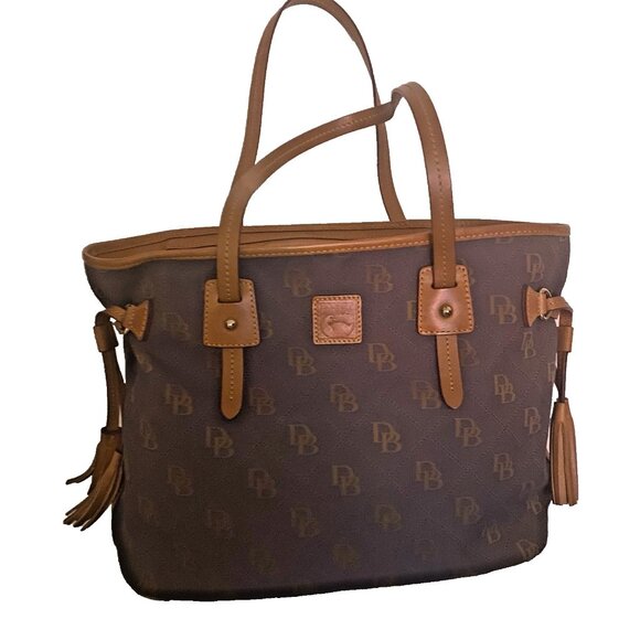 Dooney & Bourke Handbags - Dooney & Bourke Davis Tassel Shopper Excellent Exterior Clean Versatile LOOK